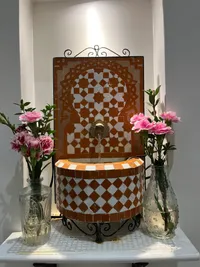 Cute mosaic fountains in Menlo Park cafe